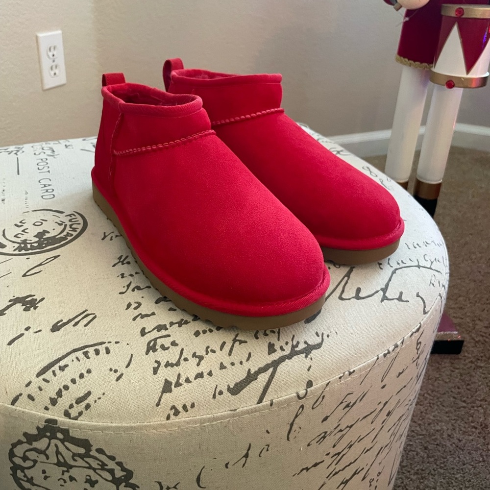 Ultra mini classic boot.